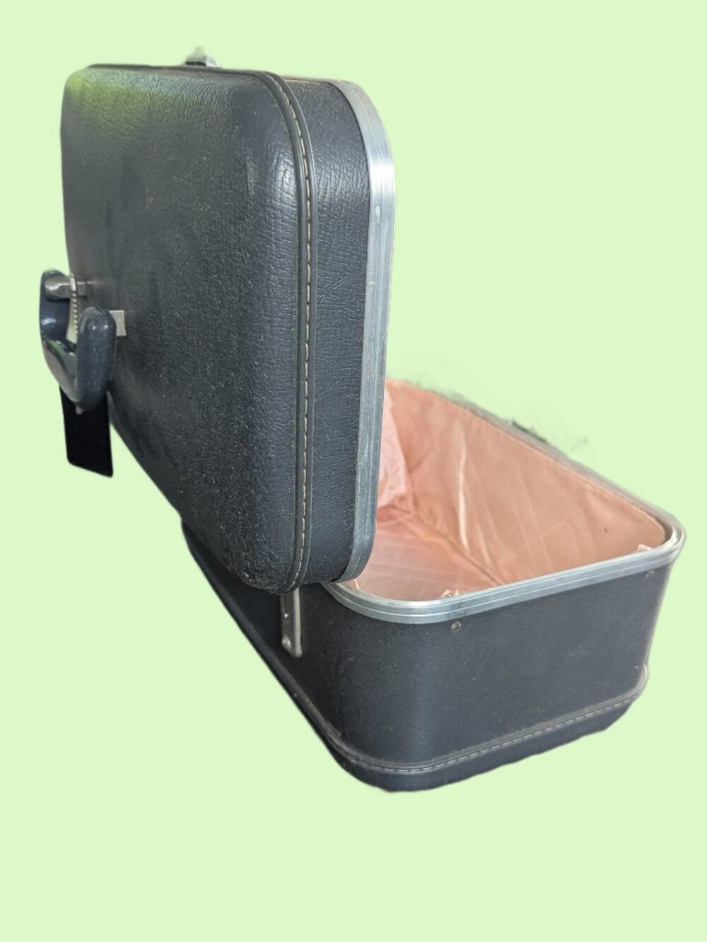 Vintage Sky-Rocket Locking Hard shell Train Case - Cosmetic Case w key & Mirror - Picture 3 of 14